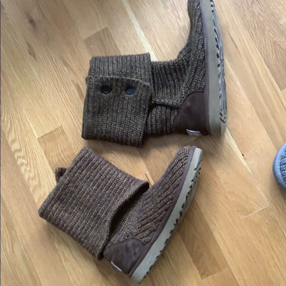 UGG